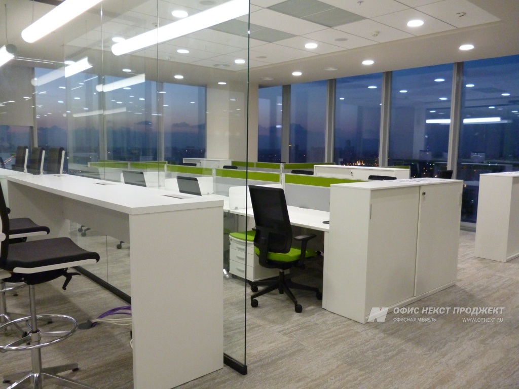 Рабочие места сотрудников в офисе CBRE